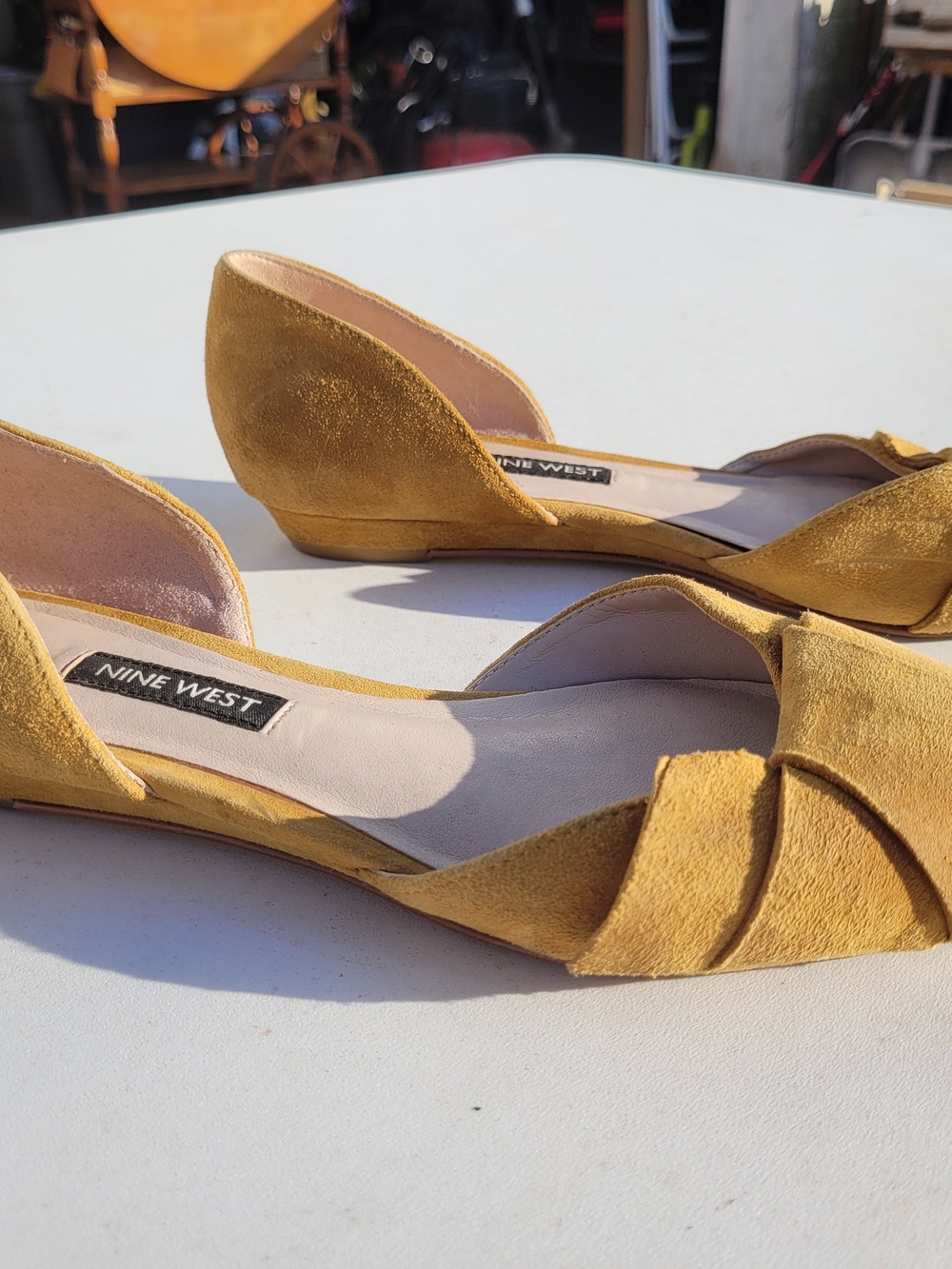 Nine West Mustard Yellow Suede Pointy-Toe D'Orsay Bow Flats Size 6M - Picture 4 of 5